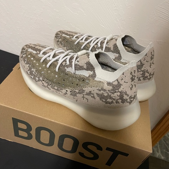 Yeezy Adidas Boost 380 - Picture 3 of 7